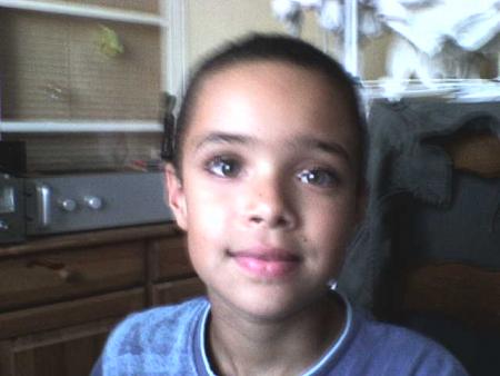 mon VRAI petit frére^^