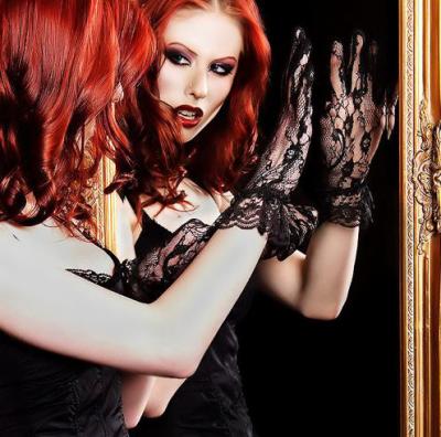 derriére le miroir...